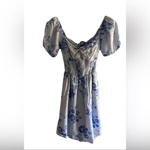 Hollister Dress Small Blue White Floral W/shorts Pockets Tie Back Summer Sun